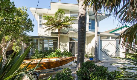 Stickybeak of the Week: A Beach House Finally Gets its Sea Views