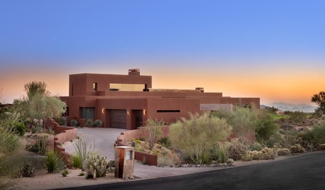 Houzz Tour: Desert Home Blurs Every Line Between Indoors and Out
