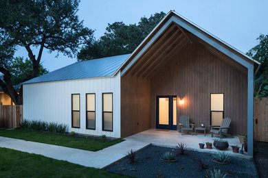 Inspiration for a farmhouse exterior home remodel in Austin