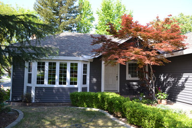 Minimalist exterior home photo in Sacramento