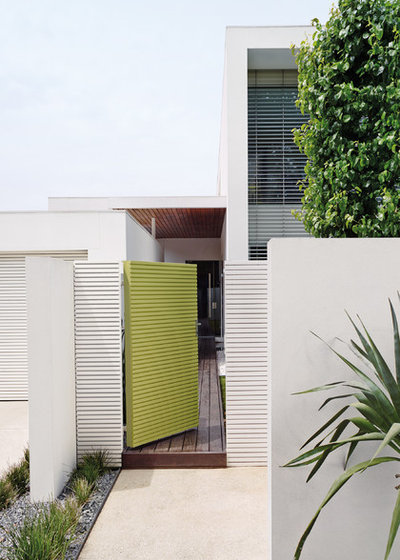 Contemporary Exterior by Dulux Paint