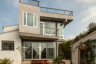 Trendy exterior home photo in Los Angeles