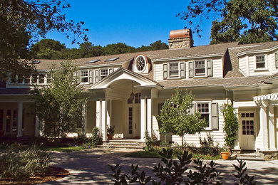 Design ideas for a classic house exterior in San Francisco.