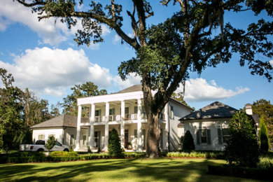 Huge elegant exterior home photo in New Orleans