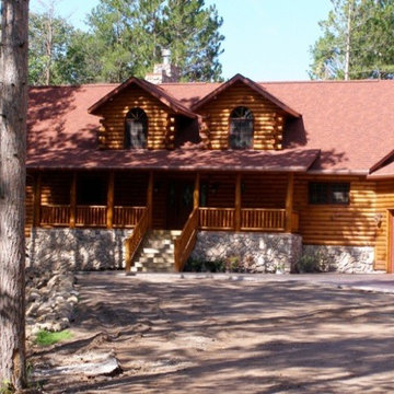 Lake side log home in northern Wisconsin