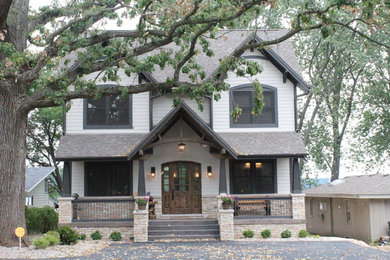 Photo of a traditional house exterior in Chicago.