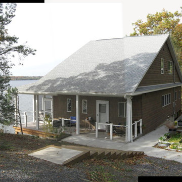 Lakeside-Creekside Cottage