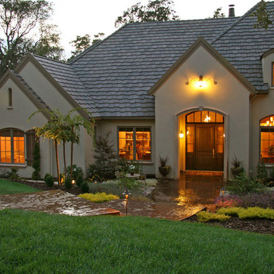 Elegant two-story exterior home photo in Sacramento