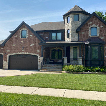 Large Single Family Home - Itasca, IL