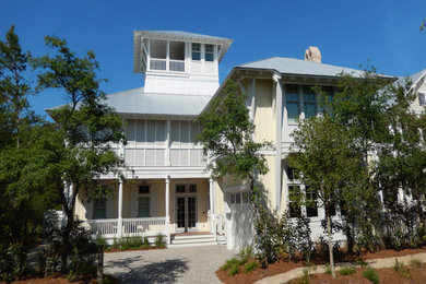 Coastal exterior home idea in Jacksonville
