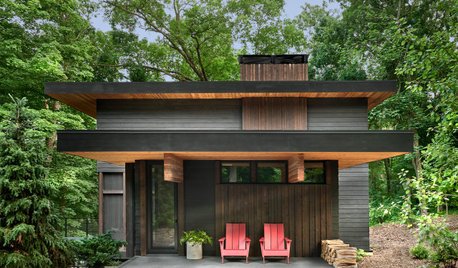 Houzz Tour: A Modern Cottage Treads Lightly in the Forest