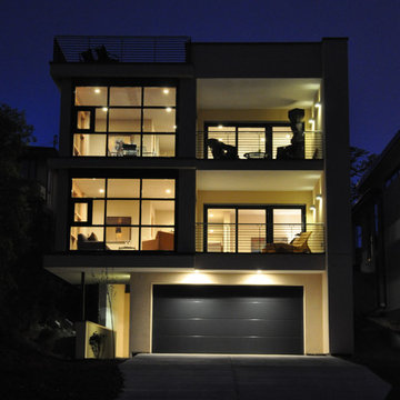 LEED Modern German Eco Panel House