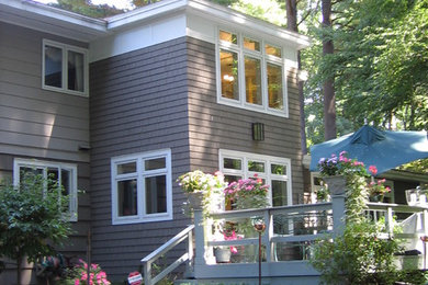 ボストンにあるトランジショナルスタイルのおしゃれな家の外観の写真