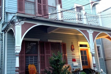 ニューオリンズにあるトラディショナルスタイルのおしゃれな家の外観の写真