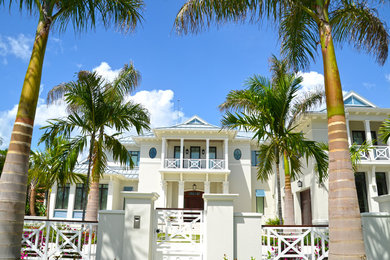 Example of an island style exterior home design in Tampa