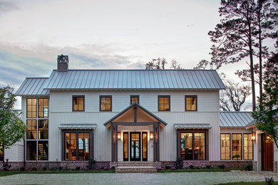 Country exterior home photo in Charleston