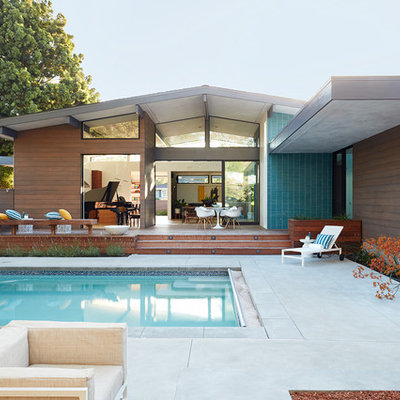 Example of a 1950s multicolored one-story mixed siding exterior home design in San Francisco