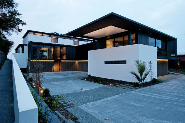 Contemporary Exterior by Daniel Marshall Architect