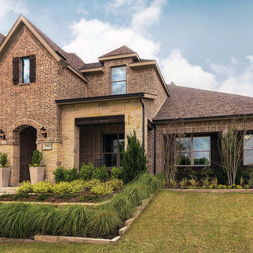 Luxurious Texas home features vinyl windows