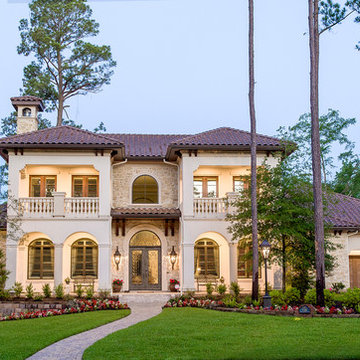 Luxury home with interesting details in Houston