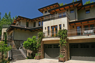 Inspiration for a mediterranean exterior home remodel in Sacramento