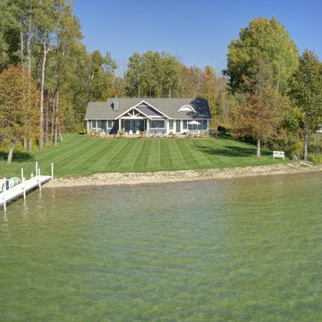Mack-a-vista lake home