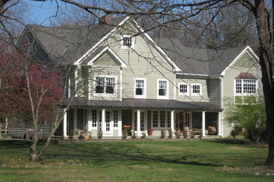 На фото: дом в классическом стиле