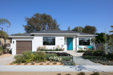 Trendy exterior home photo in Los Angeles