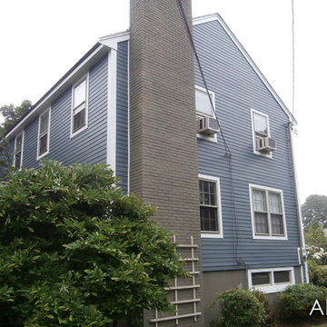 Marblehead, MA - James Hardie HardiePlank Select Cedarmill siding in Evening Blu