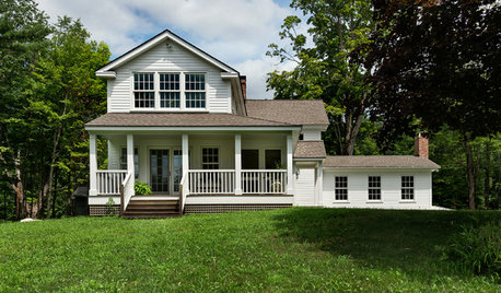 Houzz Tour: Reviving a Half-Finished Farmhouse in New England