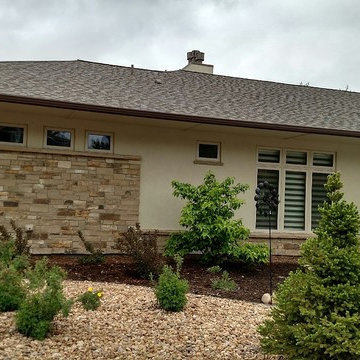 Mayfair Natural Thin Stone Veneer Ranch Style Home Exterior