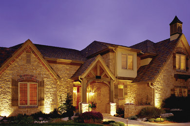Example of an arts and crafts exterior home design in Philadelphia
