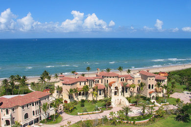 Photo of a mediterranean house exterior in Miami.