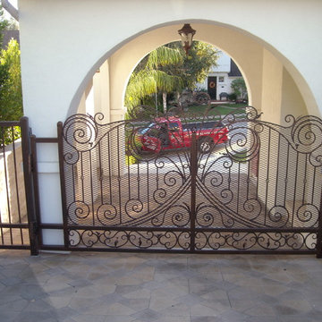 Metal driveway gates