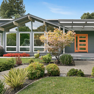 Mid-century modern gray one-story exterior home idea in San Francisco