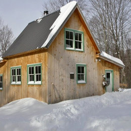 https://www.houzz.com/photos/middletown-springs-post-and-beam-barn-home-rustic-exterior-burlington-phvw-vp~6463066