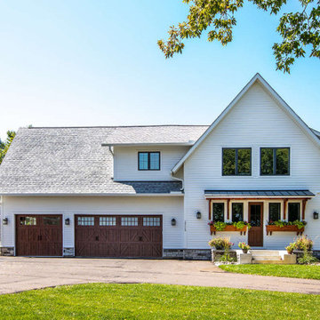 Modern Farmhouse Plan 098-00302