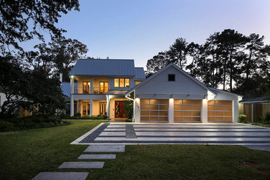 Design ideas for a contemporary house exterior in New Orleans.