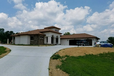 Large bungalow detached house in Phoenix.