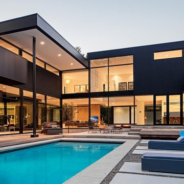 Modern Home in Oakville Ontario