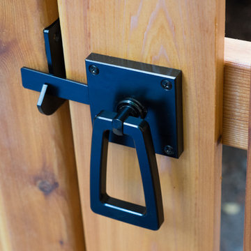 Modern Ring Gate Latch with tapered handle in stainless steel with black powder