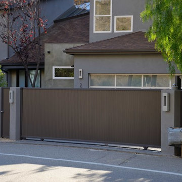Modern sliding gate