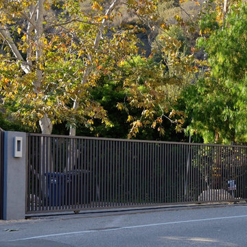 Modern sliding gate