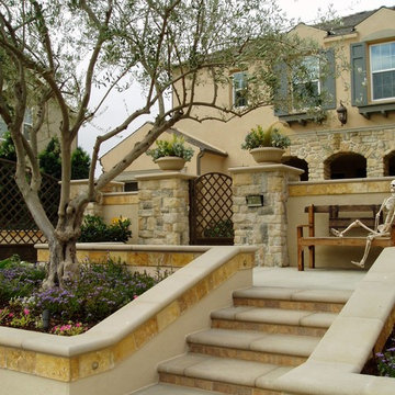 modern tuscan dramatic pool, outdoor living room,