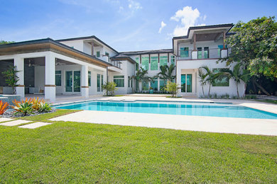Trendy exterior home photo in Miami