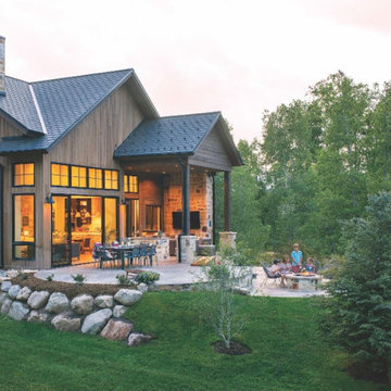 Mountain Home + Farmhouse Features