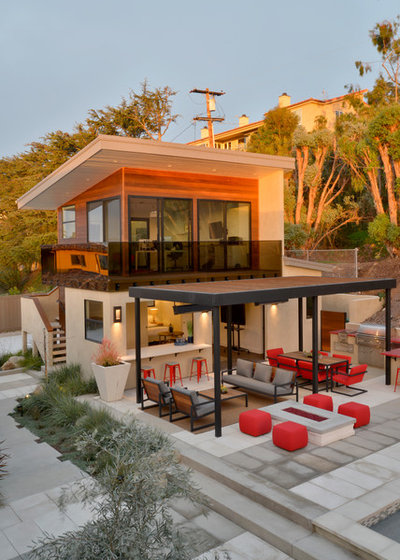 Contemporary Patio by Hauck Architecture