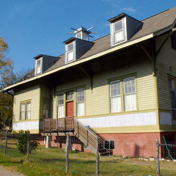 My Houzz: From Train Depot to Family Home in Texas