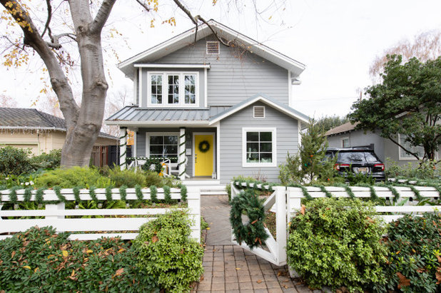 Фасад дома My Houzz: Sweet Christmas Charm in a Renovated 1949 Home in California