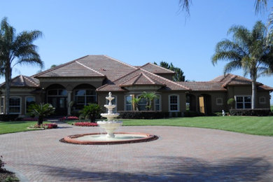 This is an example of a bungalow house exterior in Orlando.